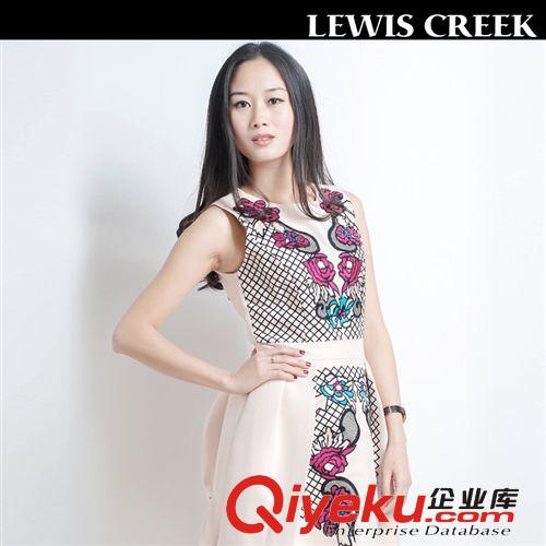 歐洲站2014夏裝明星同款女裝新款印人頭印花t恤廠家直銷(xiāo) 8808