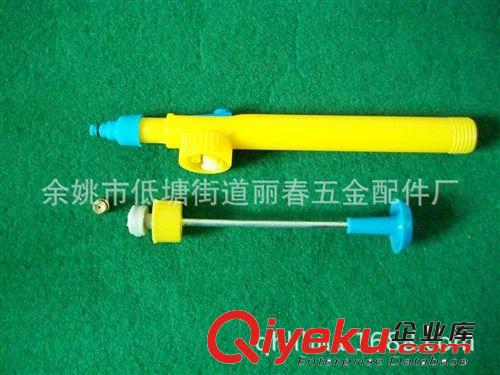 供應綠色玩保可樂瓶噴頭小型氣壓式灑水壺變廢為寶十件起訂原始圖片3