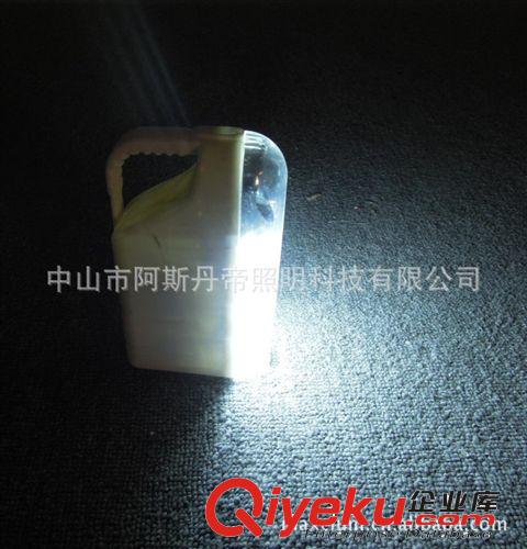 新款太陽能LED戶外手提式電筒，多功能野營露營燈，應急探照燈