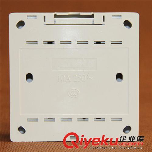 供應(yīng)SPC-013五孔墻壁插座 高品質(zhì)86型家用明裝插座 二三孔插座原始圖片3