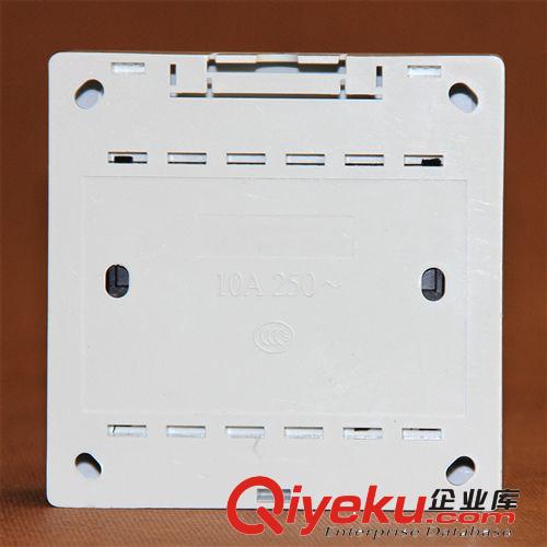 供應(yīng)SPK-005三聯(lián)單控高品質(zhì)墻壁開關(guān) 批發(fā)86型明裝民用開關(guān)原始圖片3