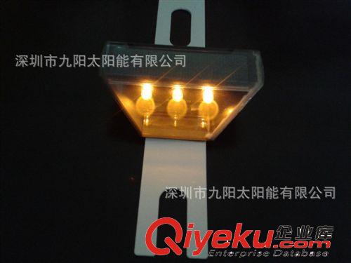 LED太陽能輪廓標(biāo)原始圖片3