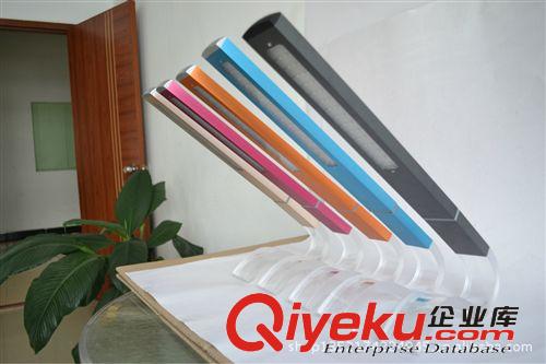 廠家供應(yīng)6WLED護眼可調(diào)光臺燈批發(fā) 禮品臺燈 折疊臺燈 桌燈