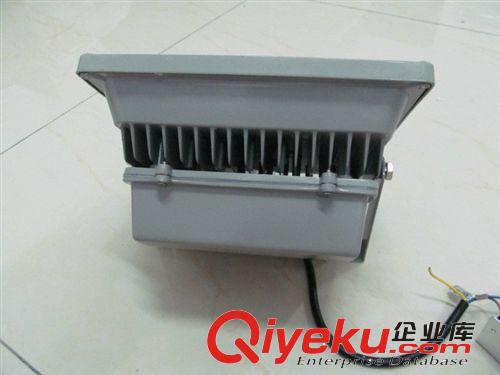 專業生產太陽能投光燈草坪燈新款30W DC12-24V太陽能庭院燈洗墻燈原始圖片3