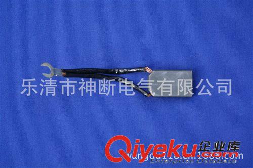 低價出售D214（24*10*40）電機碳刷原始圖片2