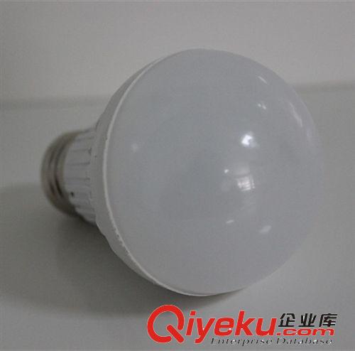 供应恒流驱动 足功率 5W LED 塑料壳球泡