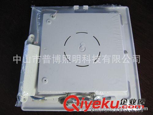 廠家供應(yīng)LED廚衛(wèi)燈/LED方形吸頂燈12W暗裝嵌如式原始圖片3