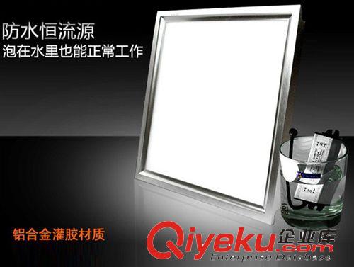 廠家供應(yīng)LED廚房浴室燈防水8W明裝3528貼片/LED廚衛(wèi)燈