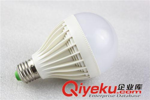 廠家直銷(xiāo) 出口認(rèn)證 功率10W LED球泡 超高亮度