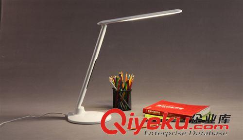 LED臺燈護眼折疊可充電無極調光usb臺燈 型號712臺燈 熱銷款