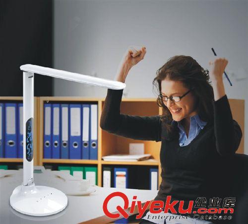 觸控多功能可調(diào)光LED面光源586中國好臺燈 {zx1}護眼燈 時尚辦公燈