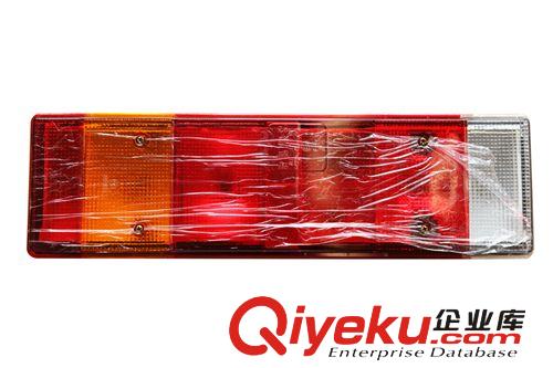 中國一汽青島新大威自卸車Q710前照燈 zp保證