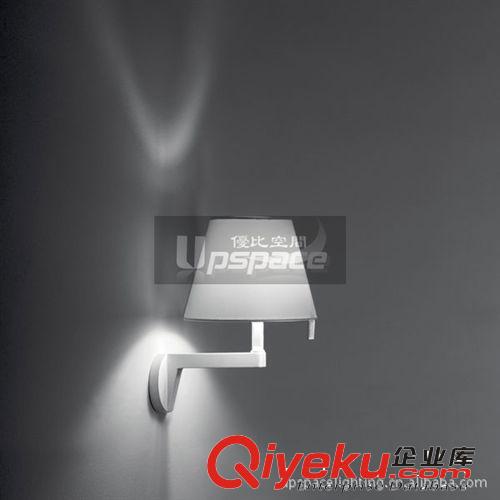 現(xiàn)代簡約臥室壁燈Modern Melampo Wall Light  擺頭壁燈/設(shè)計師燈原始圖片3
