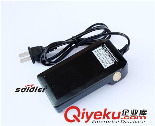 萬用自停充電器 18650電池充電器 南孚{wn}充電器  /帶線電源雙充原始圖片3
