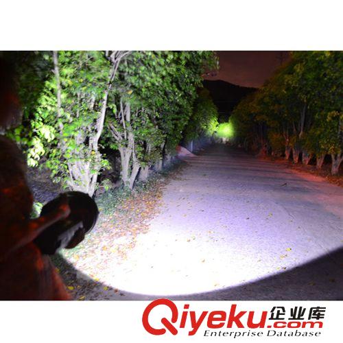 大功率10W LED 手提燈 強(qiáng)力遠(yuǎn)程 搜索燈 手電筒 360分鐘放電原始圖片3