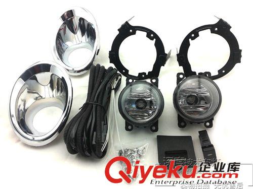 鄭州日產(chǎn)NV200前保險杠拖車蓋板