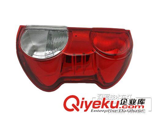 鄭州日產(chǎn)NV200前保險杠拖車蓋板