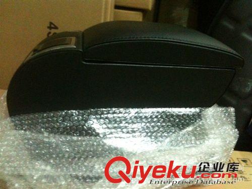 通用型汽車扶手箱 高質量裝件儲物盒 汽車內飾用品 直銷批發(fā)