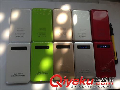 熱賣迷你新款 數顯 8800毫安 手機移動電源充電寶