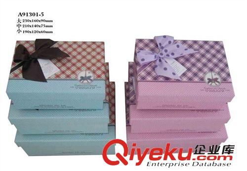 創(chuàng)意禮品香皂花圣誕方盒12朵玫瑰加熊仿真玫瑰花 新品上市