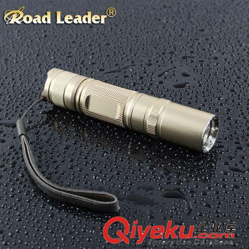 整套價格 引路者 戶外 Q5強光手電筒 zp充電套裝遠(yuǎn)射防水手電