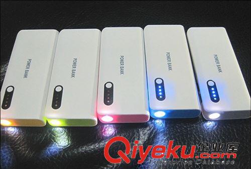 高品質(zhì)樂泡月光石移動電源6000毫安 專業(yè)定制禮品LOGO通用充電寶