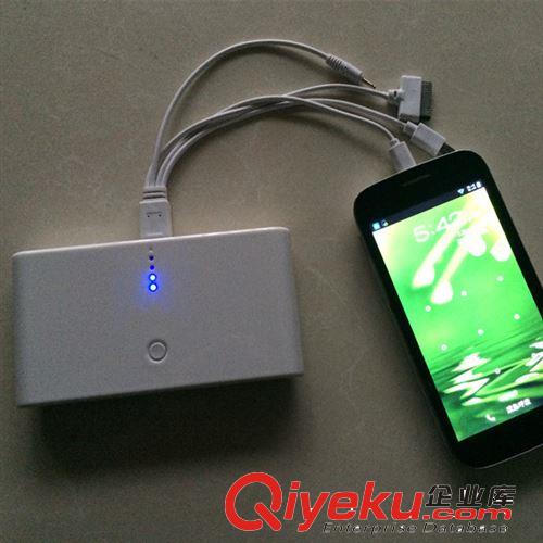 廠家批發(fā)移動手機充電寶二代魚嘴 5600毫安 魚嘴移動電源禮品首先
