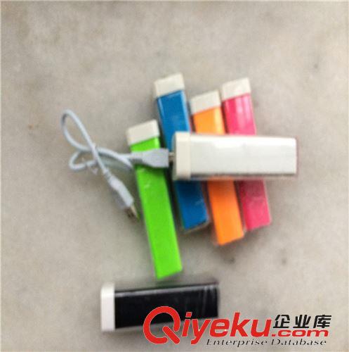 廠家批發(fā) 口紅移動電源 2600毫安容量手機zp充電寶 熱銷禮品原始圖片3