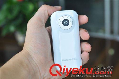 廠家批發(fā) 魚嘴一代 5600毫安移動電源 三星蘋果通用型手機充電寶原始圖片3