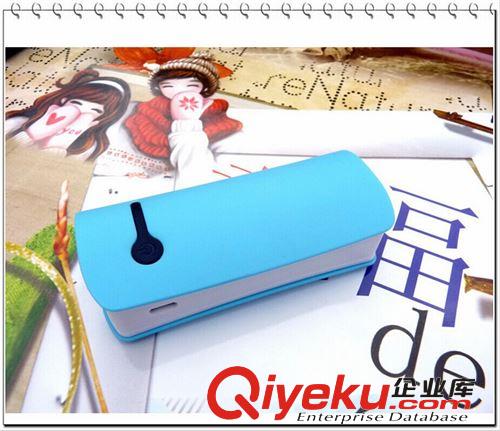 廠家直銷2節(jié)小蠻腰移動(dòng)電源  3000毫安充電寶 禮品{sx}隨身充
