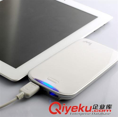 IWO艾沃 P28S 5600毫安 手機(jī)動(dòng)電源 禮品定制   聚合物超薄電芯