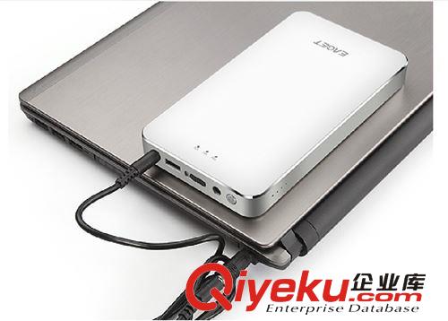 本廠家直銷大容量充電寶23000mah，配有精品移動電源包裝盒 。