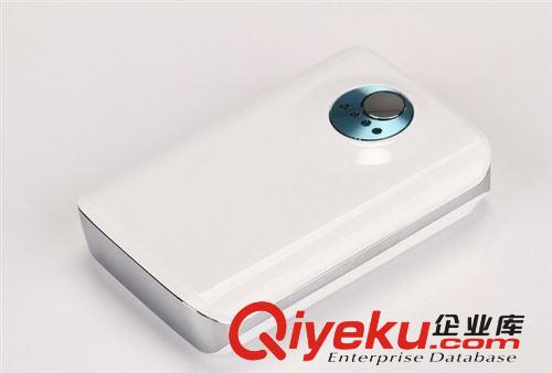 移動電源工廠 大魚嘴3節(jié)新品 6600毫安手機通用充電寶帶 LED照明