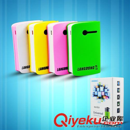廠家批發(fā)錢包型移動(dòng)電源大容量12000-30000MAH 雙USB手機(jī)應(yīng)急充
