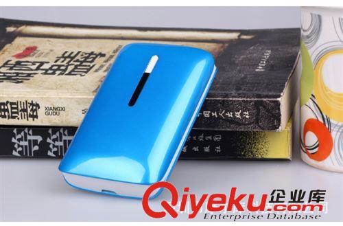 移動(dòng)電源禮品移動(dòng)電源三節(jié)8400毫安手機(jī)充電寶廠家批發(fā)OEM原始圖片2