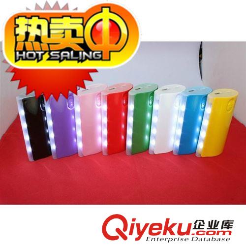 時尚小蠻腰5600毫安移動電源 帶手電功能 便攜充電寶 廠家直銷