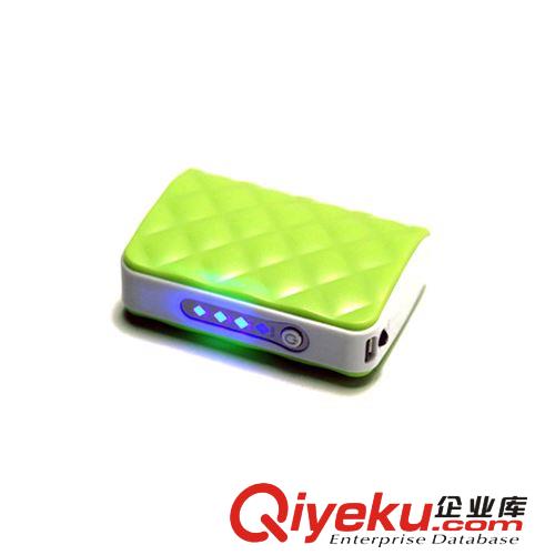 唇彩口紅移動(dòng)電源 手機(jī)迷你充電寶1800毫安 禮品移動(dòng)電源團(tuán)購批發(fā)