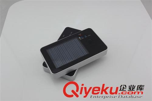 太陽能移動(dòng)電源  充電寶2600ma車載手機(jī)usb{wn}充電器