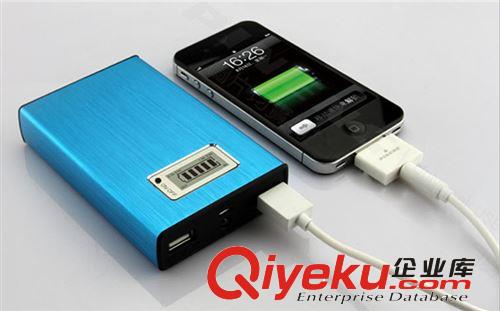 移動電源廠家直批金屬帶數(shù)字顯示屏六節(jié)移動電源套料912套料原始圖片3