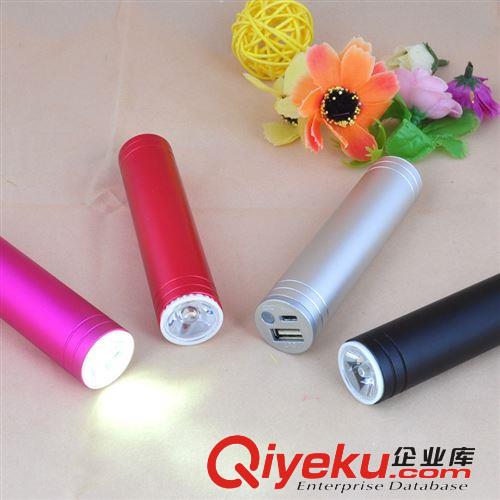 圓柱形移動(dòng)電源新款 帶手電筒鋁合金 足容2200毫安充電寶生產(chǎn)商原始圖片2
