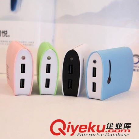 小蠻腰三節(jié)8400mAh  小米/三星/蘋果通用智能機(jī)系列通用移動(dòng)電源