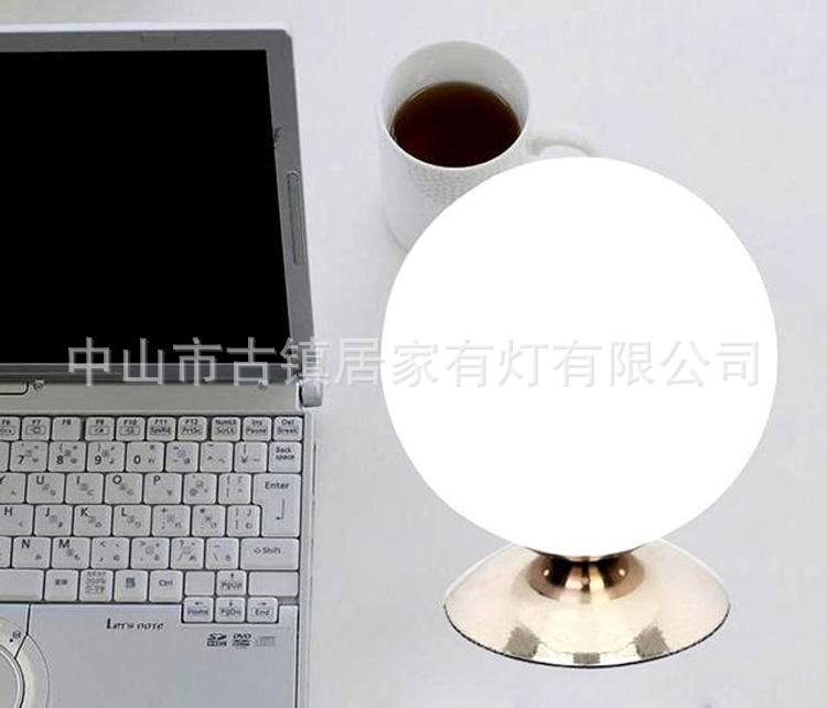 觸摸弱中強(qiáng)燈光球形狀優(yōu)質(zhì)玻璃臥室臺(tái)燈，床頭兩邊柜臺(tái)燈燈飾燈具原始圖片3
