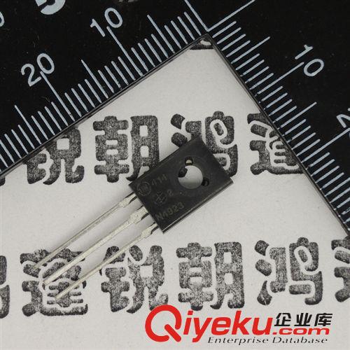 晶體三極管 2N4923 ON牌子 TO126封裝 全新原裝