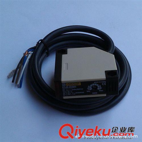 供應(yīng)方形光電開關(guān)E3JK-DS30M1