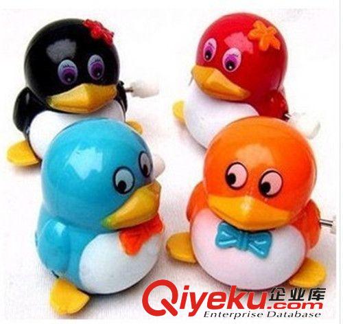 供應(yīng)批發(fā) 3883上鏈爬娃 發(fā)條扭屁娃 搖頭 地?cái)偼婢吲l(fā) 033