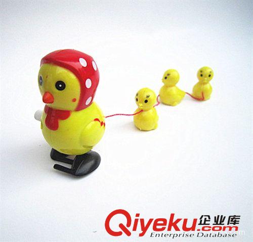 31280A上鏈母雞帶小雞 母雞家庭 帶3只小雞 走路功能 發(fā)條玩具02原始圖片2