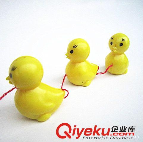 31280A上鏈母雞帶小雞 母雞家庭 帶3只小雞 走路功能 發(fā)條玩具02原始圖片3