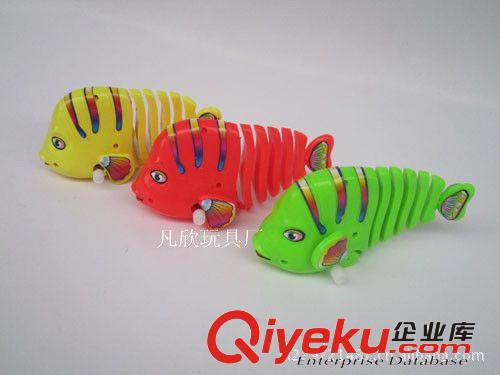 R138A-6上鏈帶帽子毛毛蟲 七彩發條塑料玩具 地攤好貨源 凡欣 03