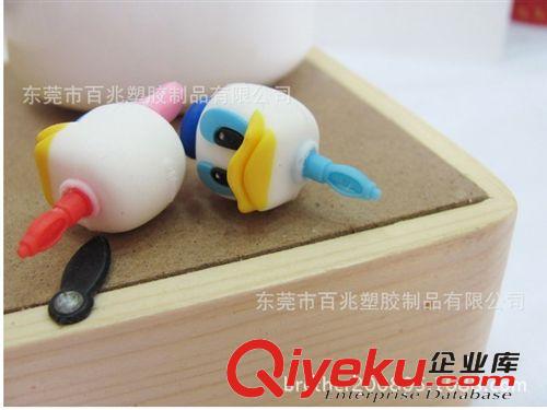 唐老鴨公仔防塵塞 pvc軟膠手機防塵塞 加工定做 生產(chǎn)廠家原始圖片2