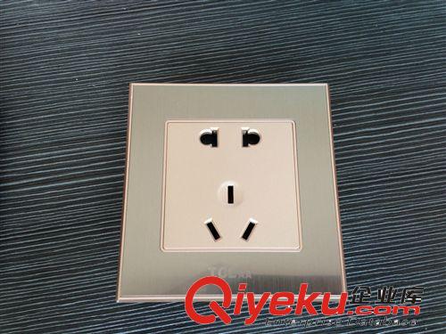 家用A8寬屏不銹鋼系列三位雙控墻壁開關(guān)